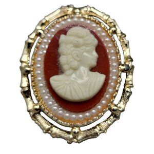 Resin Cameo Brooch Pendant Faux Pearl Gold Tone Setting Red w/Creme Lady Vintage